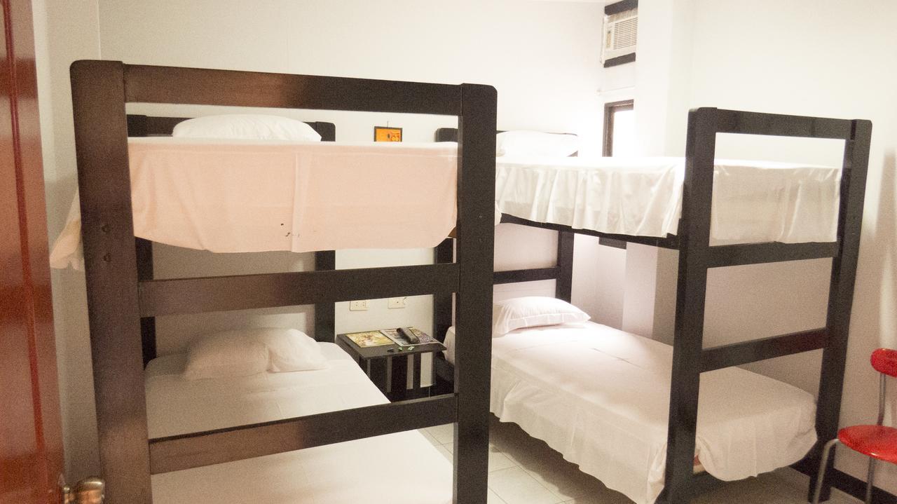 Jer`s Hostal Tumbes Exteriör bild