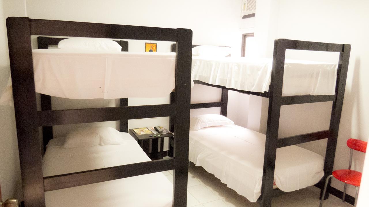 Jer`s Hostal Tumbes Exteriör bild