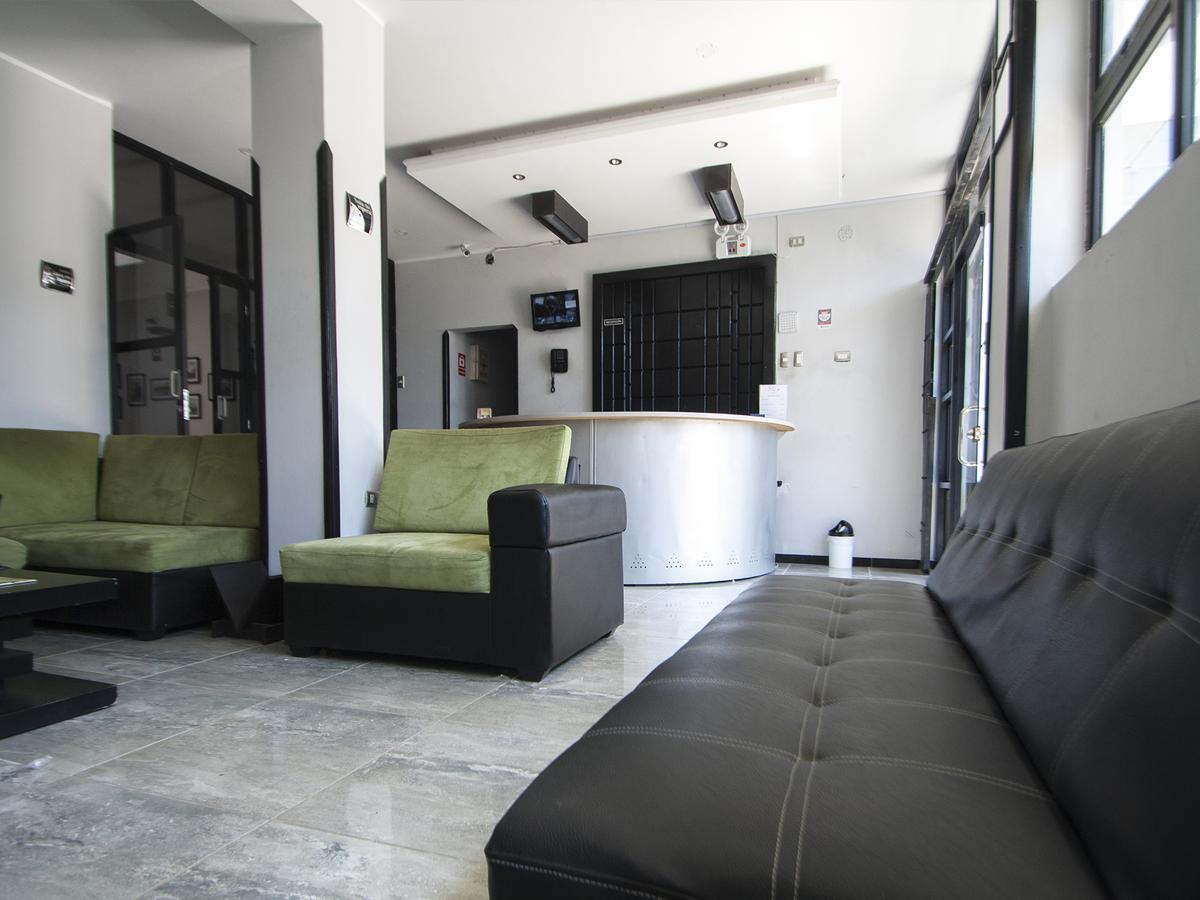 Jer`s Hostal Tumbes Exteriör bild